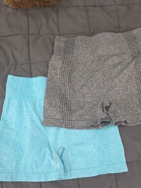 Amazon Seamless High-Waist Bike Shorts — Gray & Light Blue